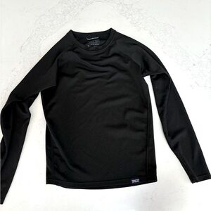 Patagonia kids Baselayer top. Size 10. Black.